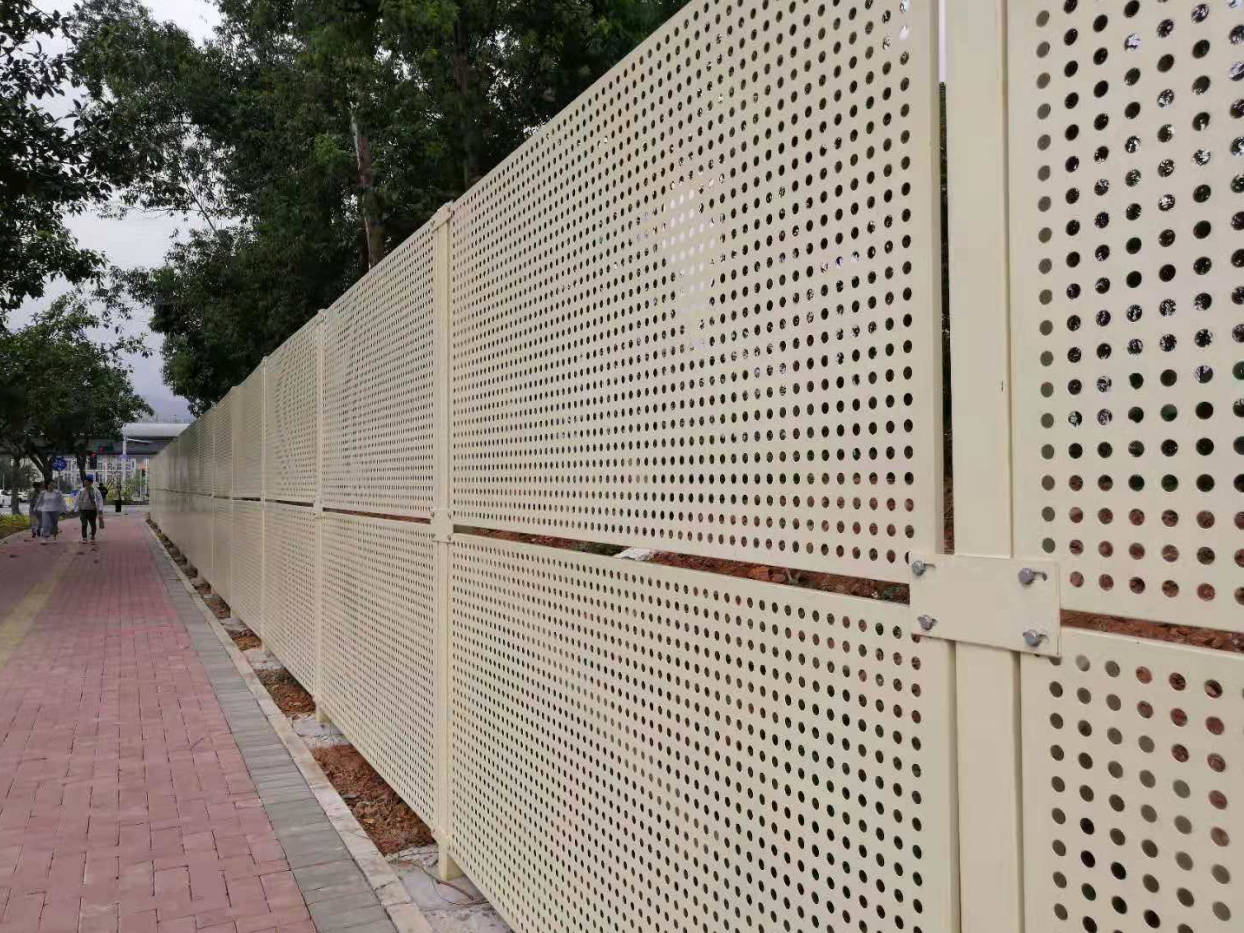  不(bù)鏽鋼圍擋